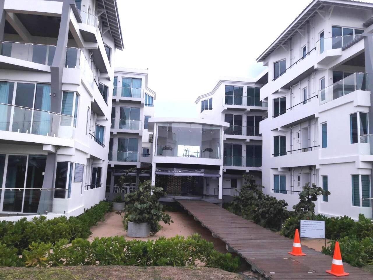 LLH 1G2 Nilaveli Ocean Front Condos Esterno foto